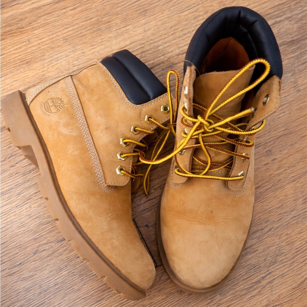 Timberland Classic Boots | Women’s 6.5 | Wheat Tan | Great Condition
